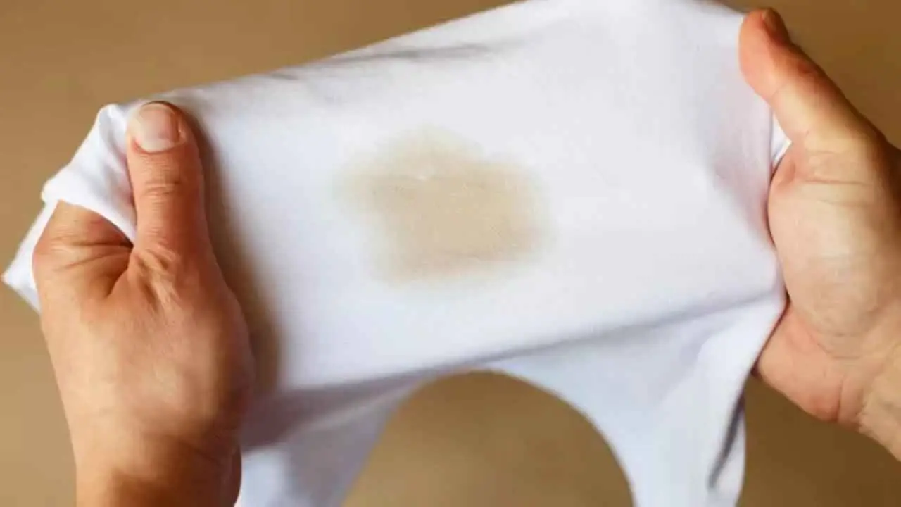 Macchie ostinate? Ecco il trucco rapido per eliminarle senza rovinare i tuoi vestiti