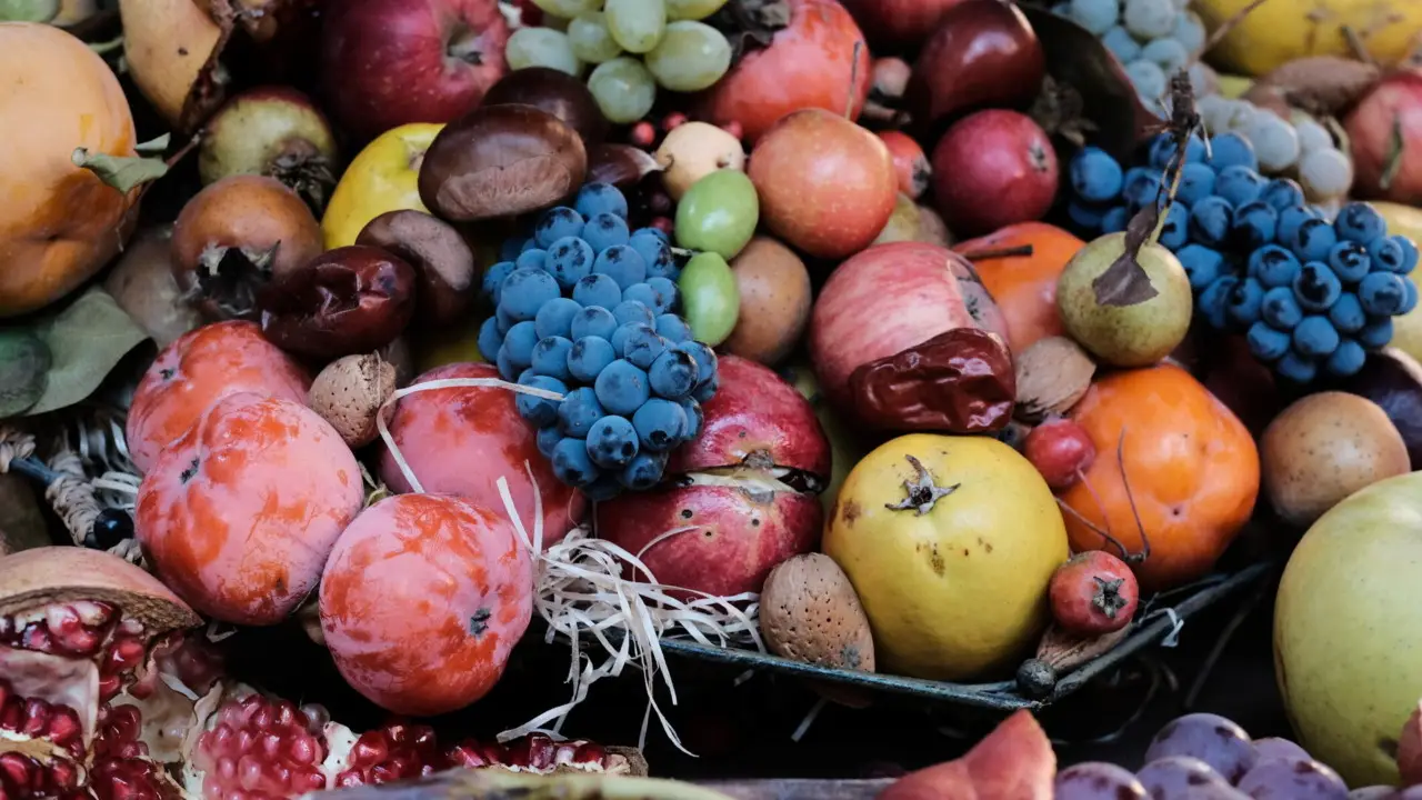 Stitichezza ostinata? Mangia questo frutto dimenticato e ritrova la regolarità subito