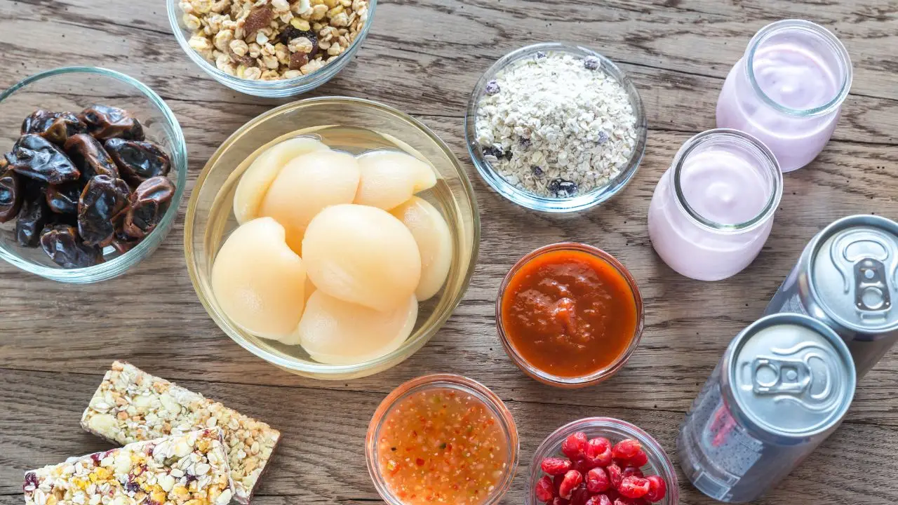 Allerta zuccheri nascosti: ecco gli alimenti “sani” che fanno ingrassare senza accorgersene