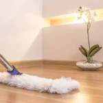 Come pulire i battiscopa senza rovinarli