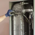 Non mettere mai questi oggetti sopra la caldaia: ecco perché è pericoloso