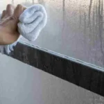 Come togliere gli aloni dai vetri in una sola passata