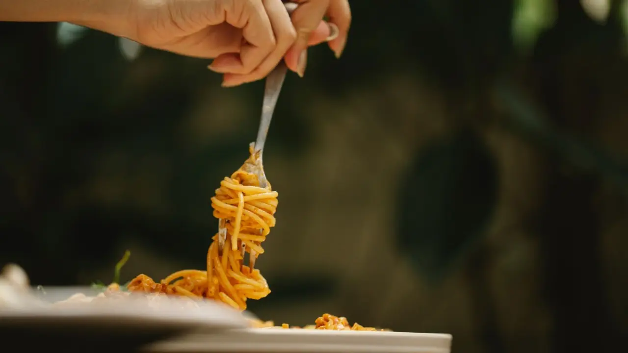 Non cucinare mai la pasta in questo modo: ecco perché rovini la digestione