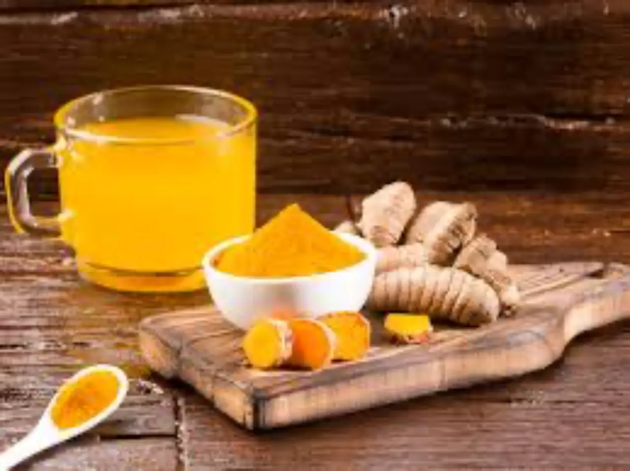 La bevanda serale che aiuta il cuore e regola la pressione in modo naturale