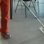 Attenzione! Non pulire i pavimenti con questo prodotto per il gres porcellanato: ecco il motivo che nessuno ti dice