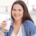 Bere latte vaccino: fa bene o fa male?