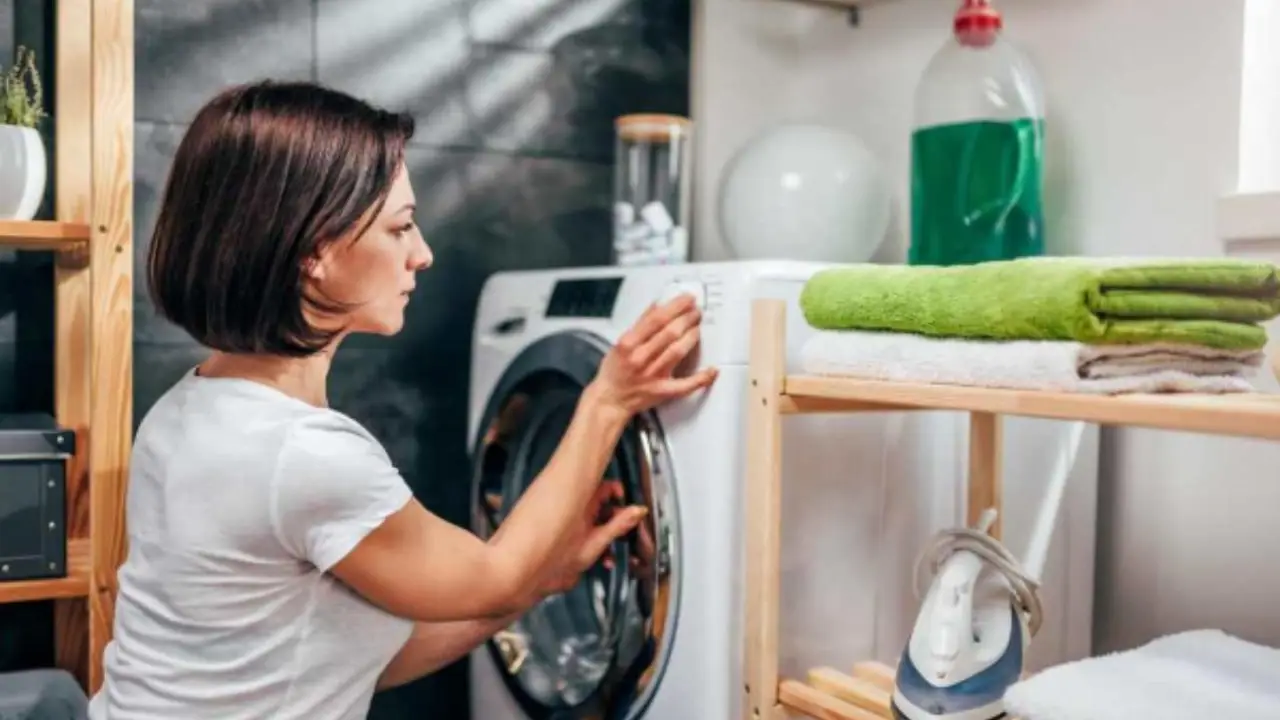 Non lavare le tende in lavatrice senza seguire questa regola