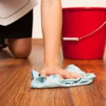 Non usare acqua calda su pavimenti delicati