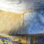 Non usare questo prodotto sul marmo: ecco cosa succede davvero